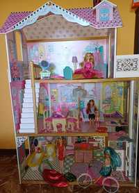Casa de bonecas Barbie, 5 bonecas, mobílias, roupas, bicicleta...