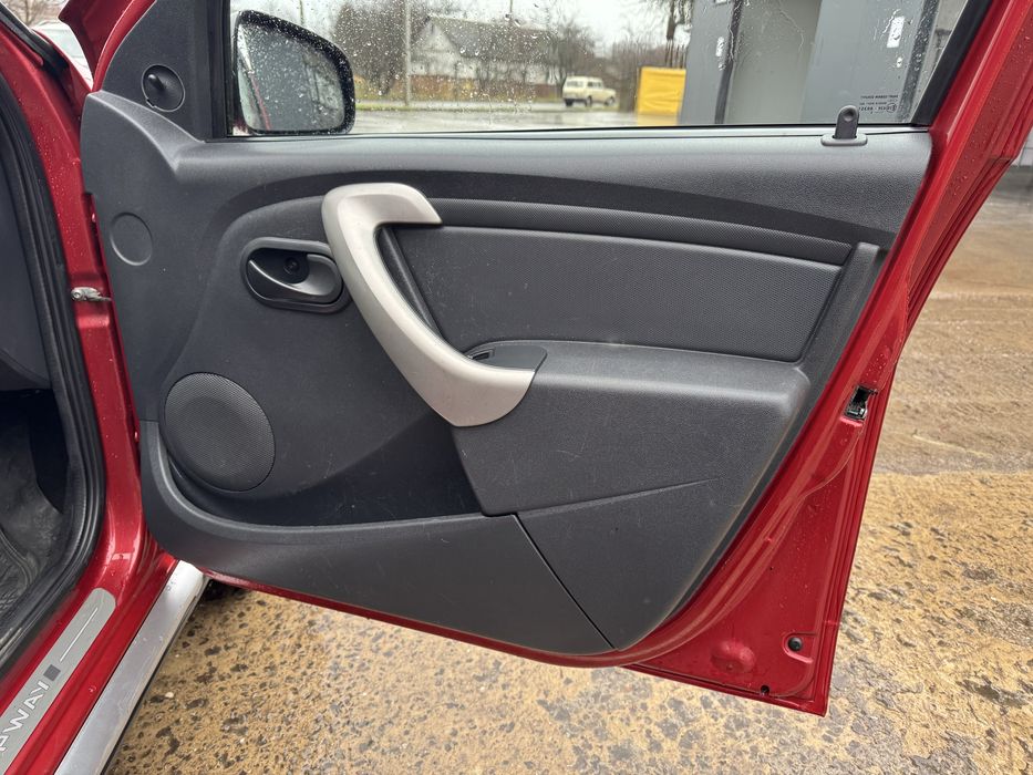 Продам сандеро степвей 12 рік газ4