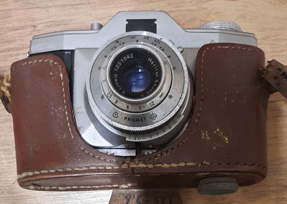 Stary aparat fotograficzny PENTONA
