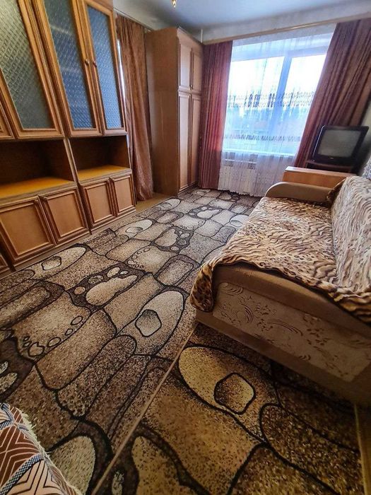 Продам 2 кімн. квартиру на Молодіжному, зуп. Героїв України. 32000