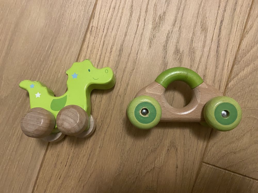 Drewniane zabawki dla dzieci na kółkach