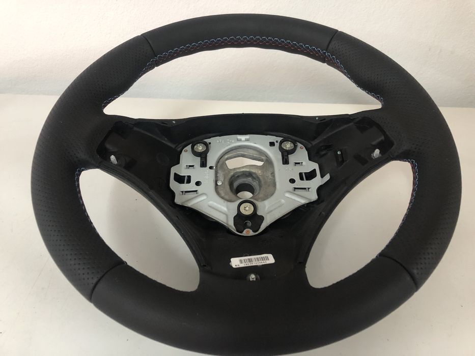 Volantes BMW forrados em pele