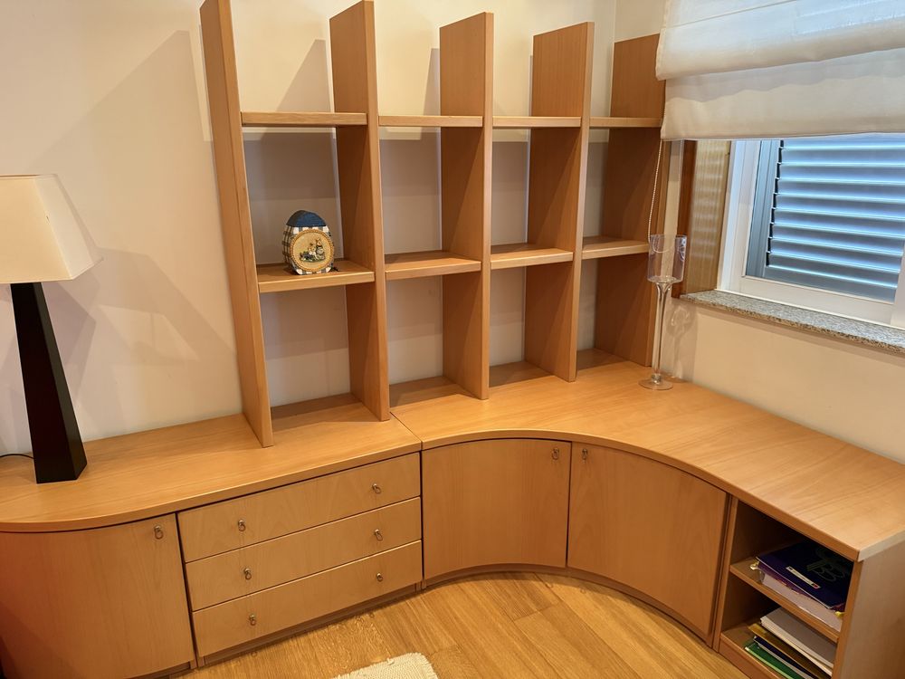 Quarto completo com cama de solteiro