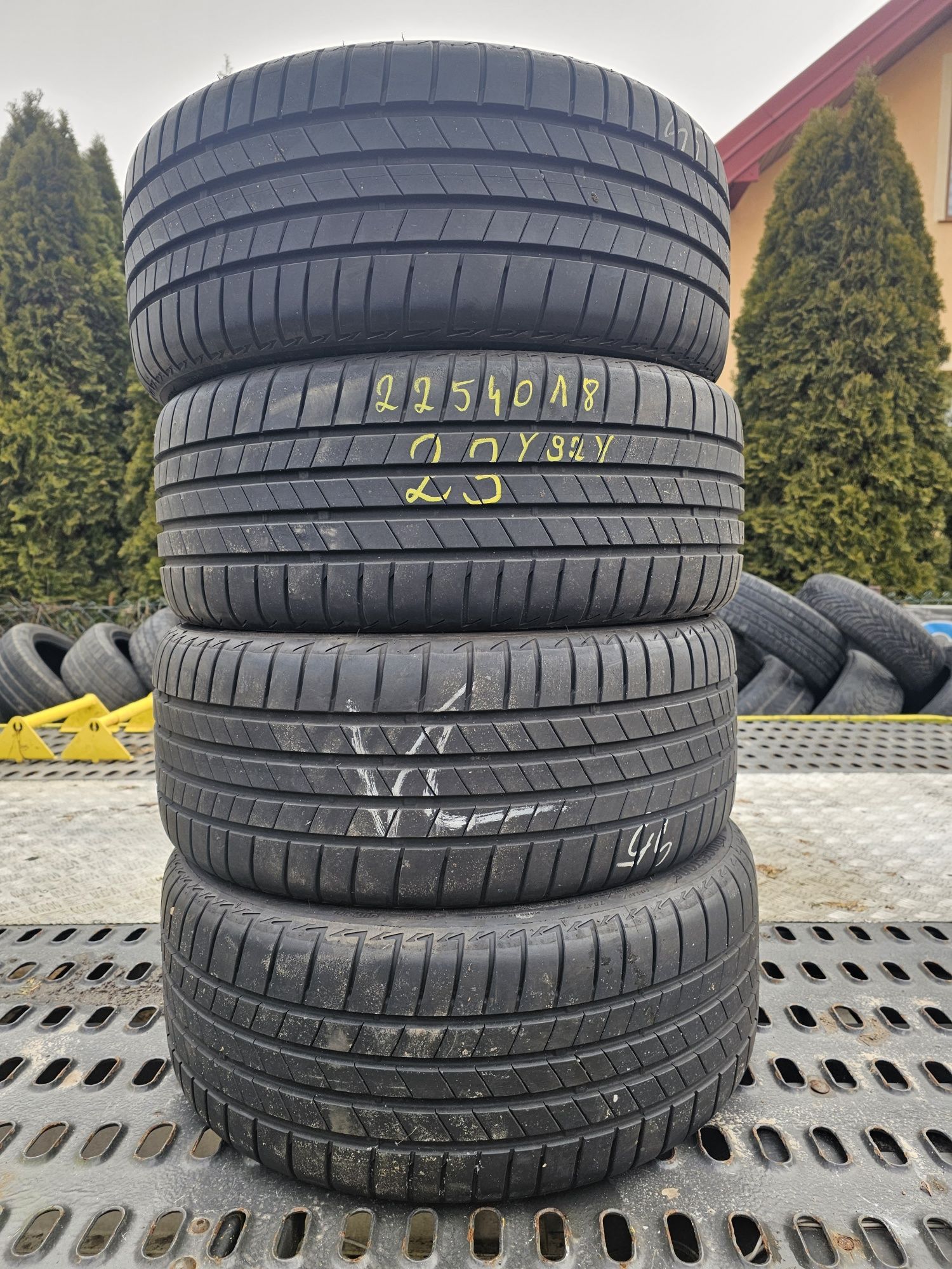 Opony Letnie R18 225/40-Bridgestone-7mm-23rok