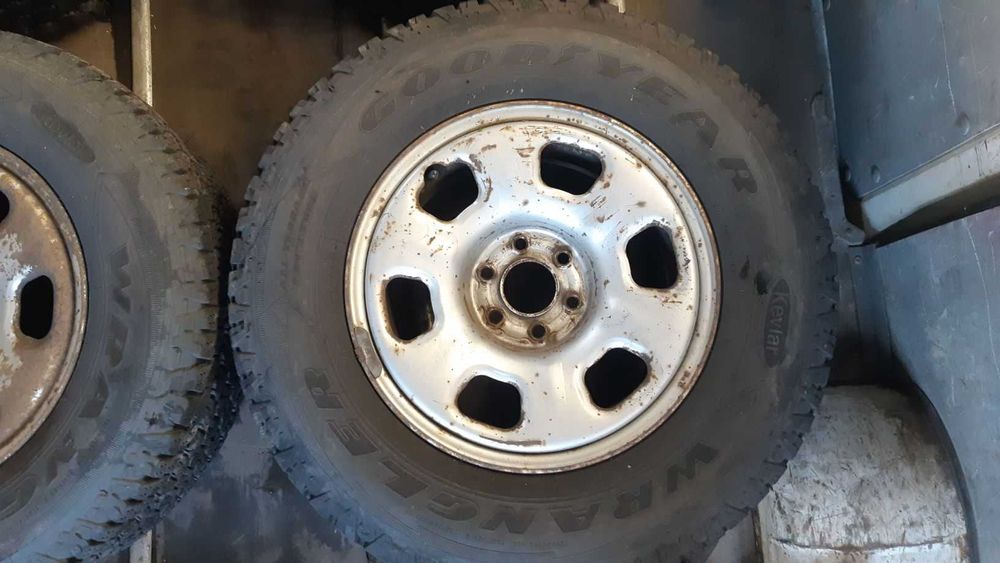 Koła Nissan Navara z oponami Good Year Wrangler 235/70R16 109T