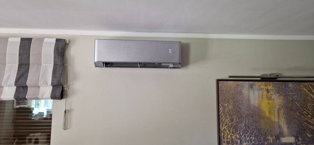 Klimatyzacja z  funkcją grzania  wraz z montażem.