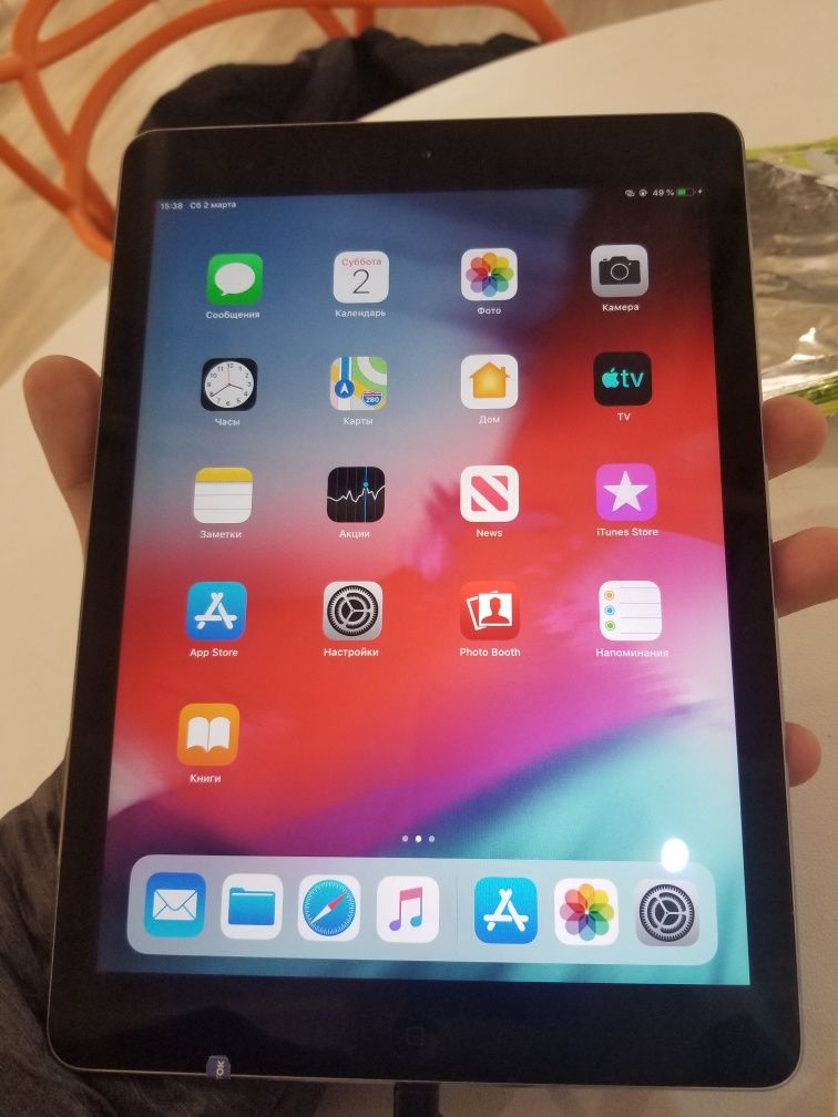 Продам iPad Air.