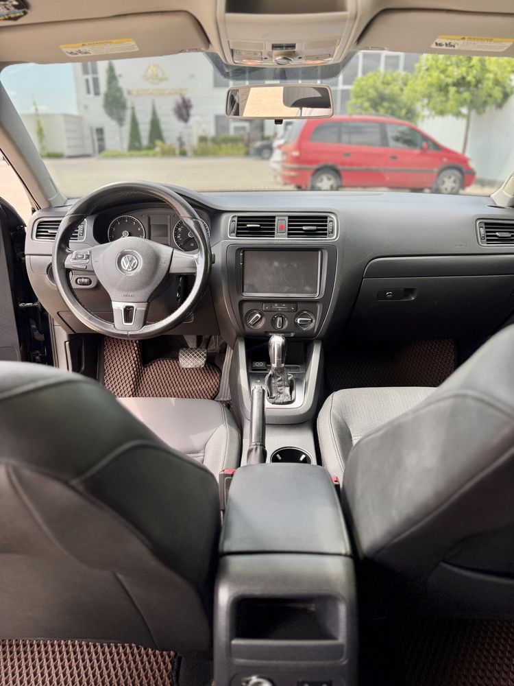Volkswagen Jetta 2011 VI покоління