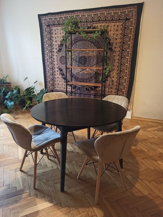 Rozkładany stół okrągły drewniany