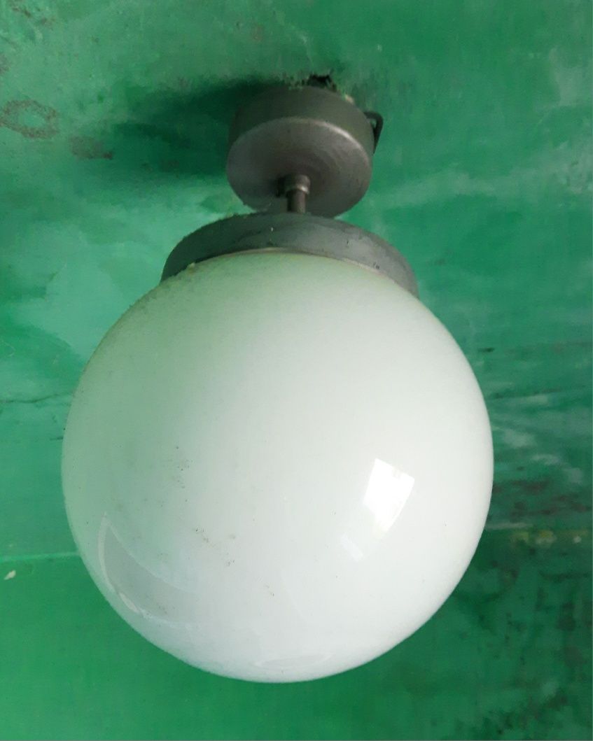 Lampa sufitowa, biała, stara z PRL.