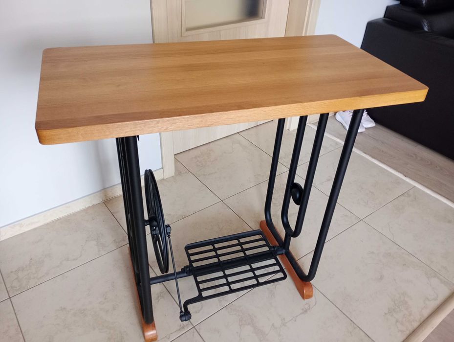 Stolik z maszyny do szycia - blat dębowy