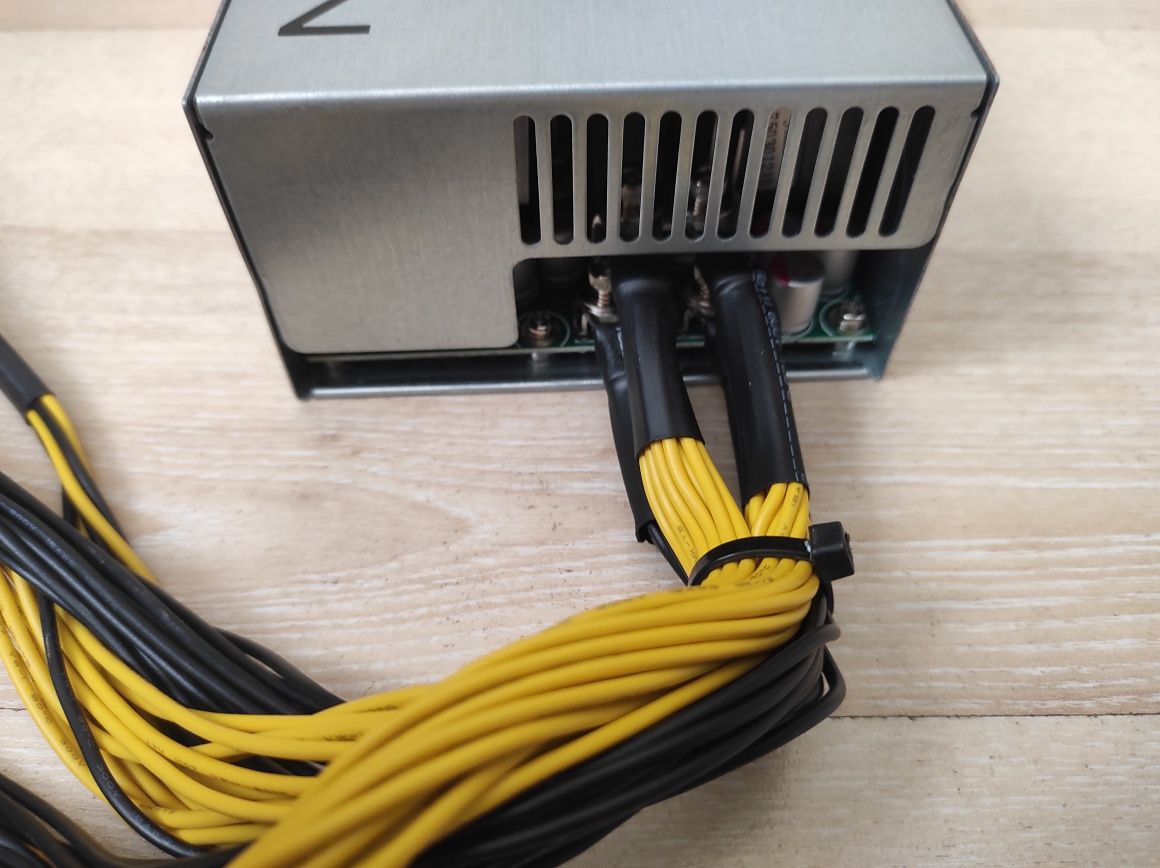 Оригинальный блок питания Bitmain APW7-12-1800-A3 для асика 1800W NEW