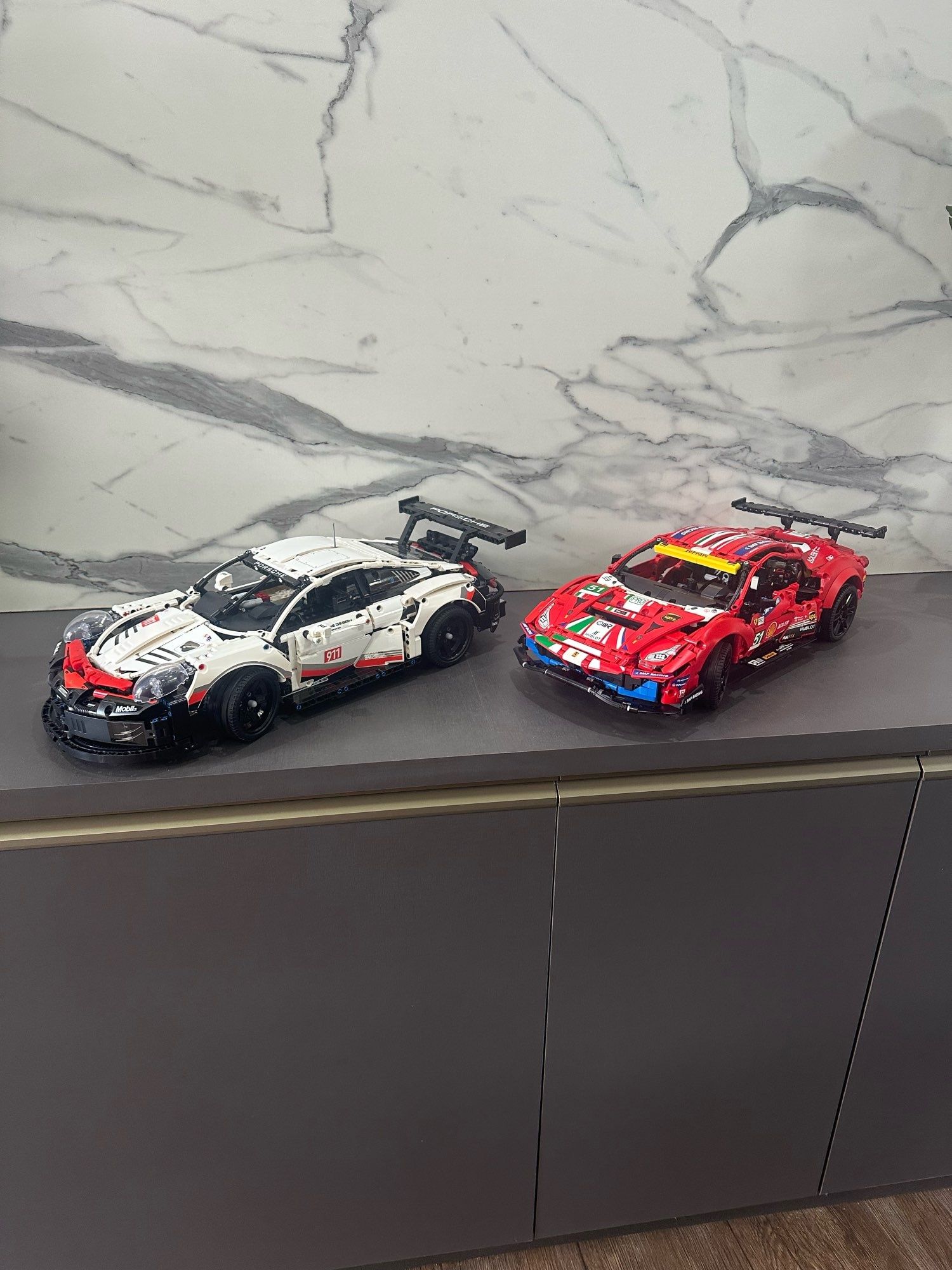 Klocki Ferrari  488 GTE AF Corsa model 42125 1:8 prezent zabawka