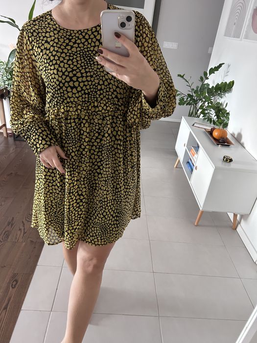 Luzna sukienka w serduszka