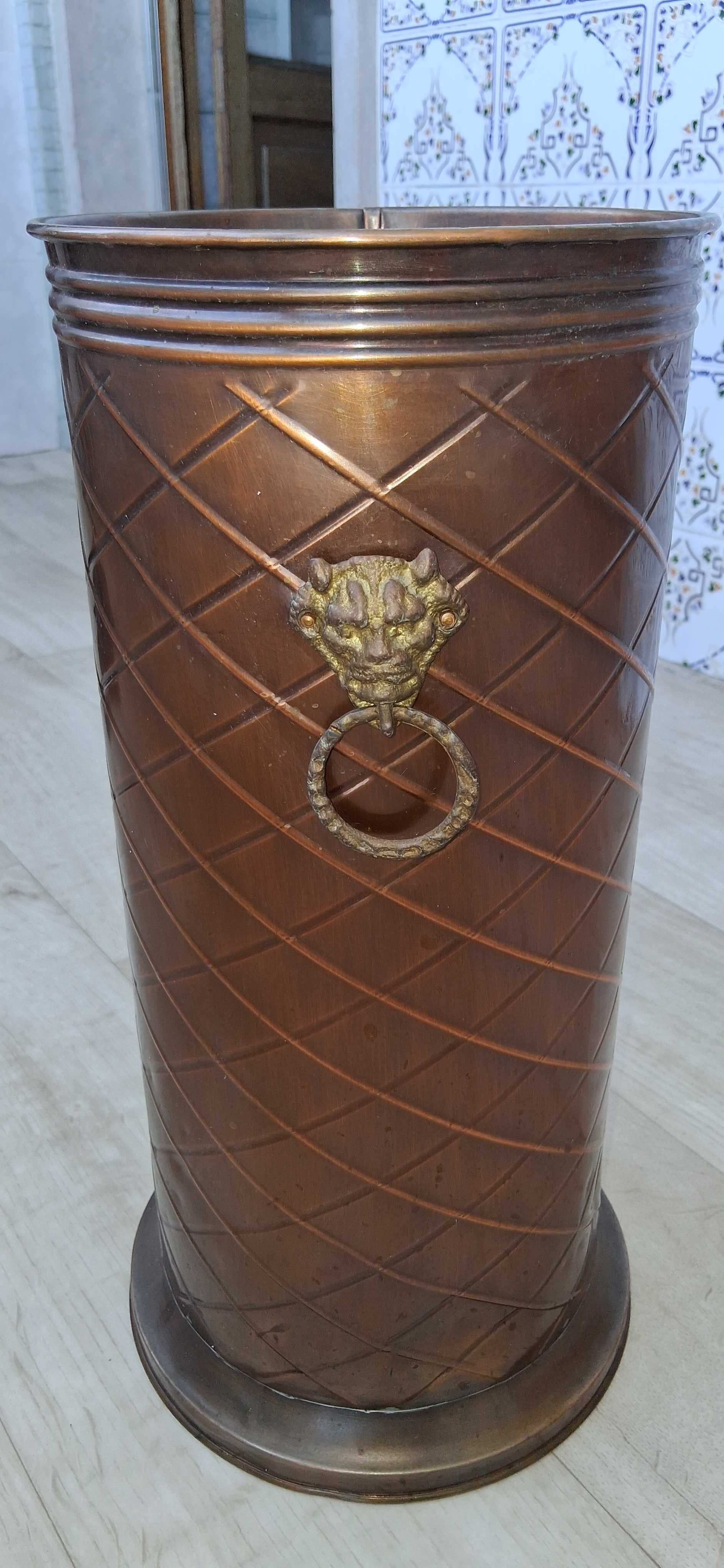 Velharias, antiguidades - lamparina, pote, estátua, terrina - 15 cada