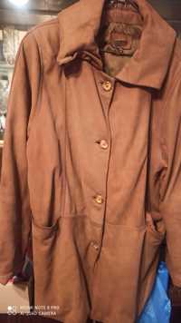 Продам кожаную куртку женскую р 54