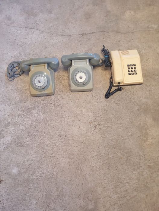Vendo telefone muito bonito bom estado antigos