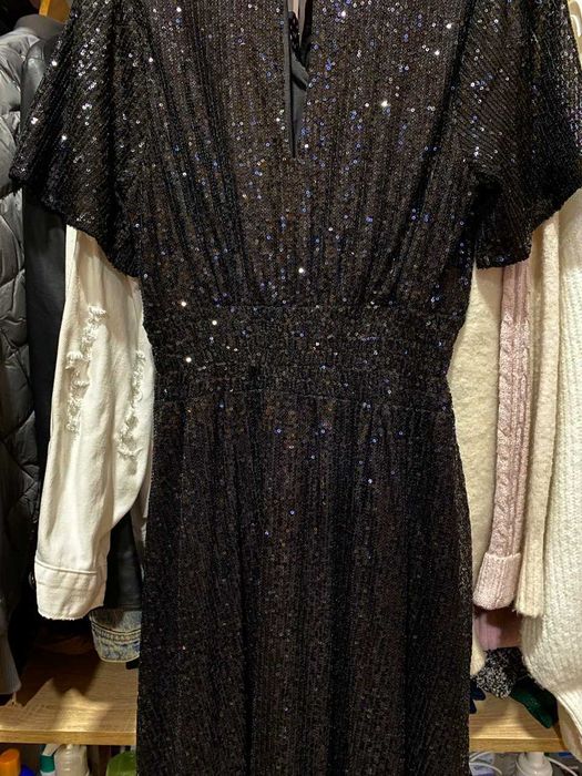 Сукня з паєтками