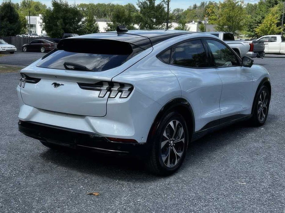 Ford Mustang Mach-E Premium      2021