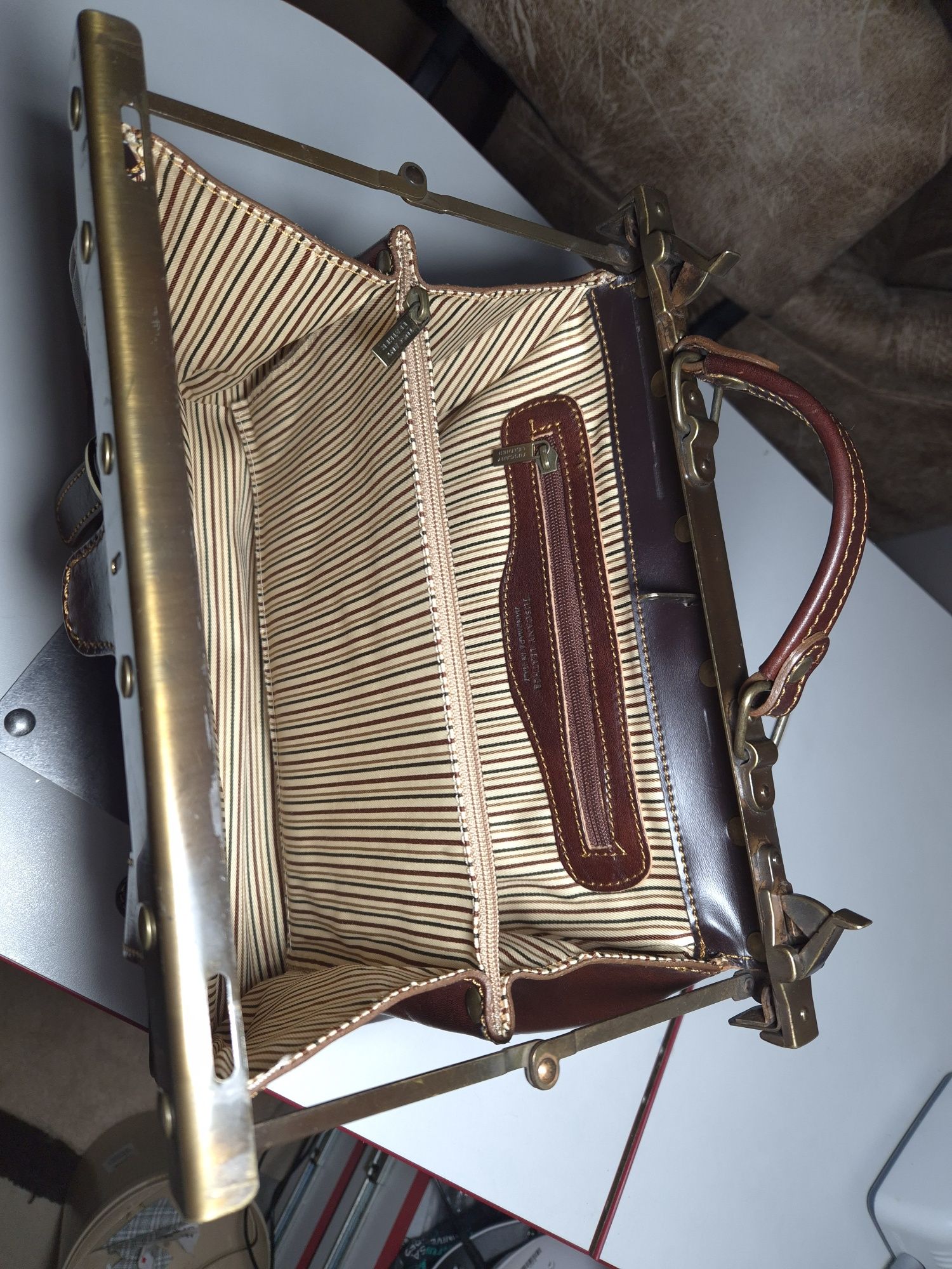 Кожаная сумка - саквояж Tuscany Leather MONA-LISA TL10034 (Коричневый)