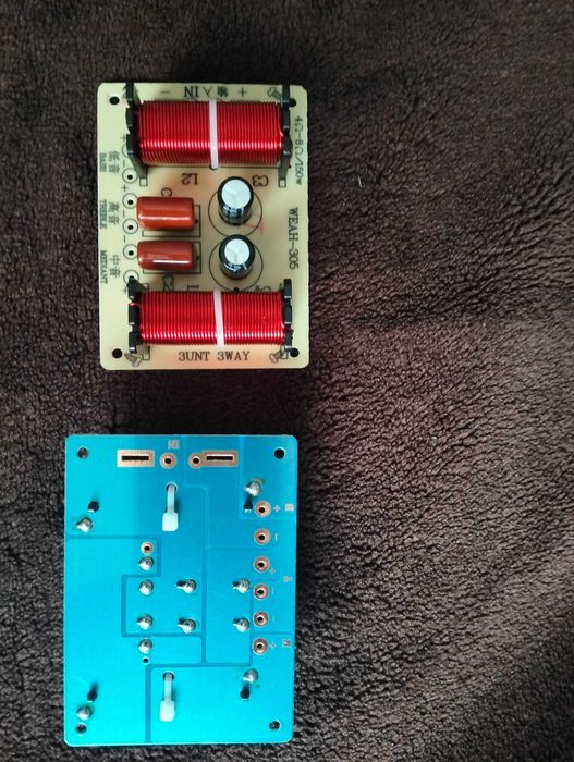 2x zwrotnica 3 drożna 4-8ohm 150W