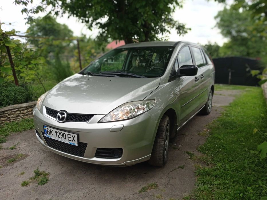 Автомобіль Mazda 5