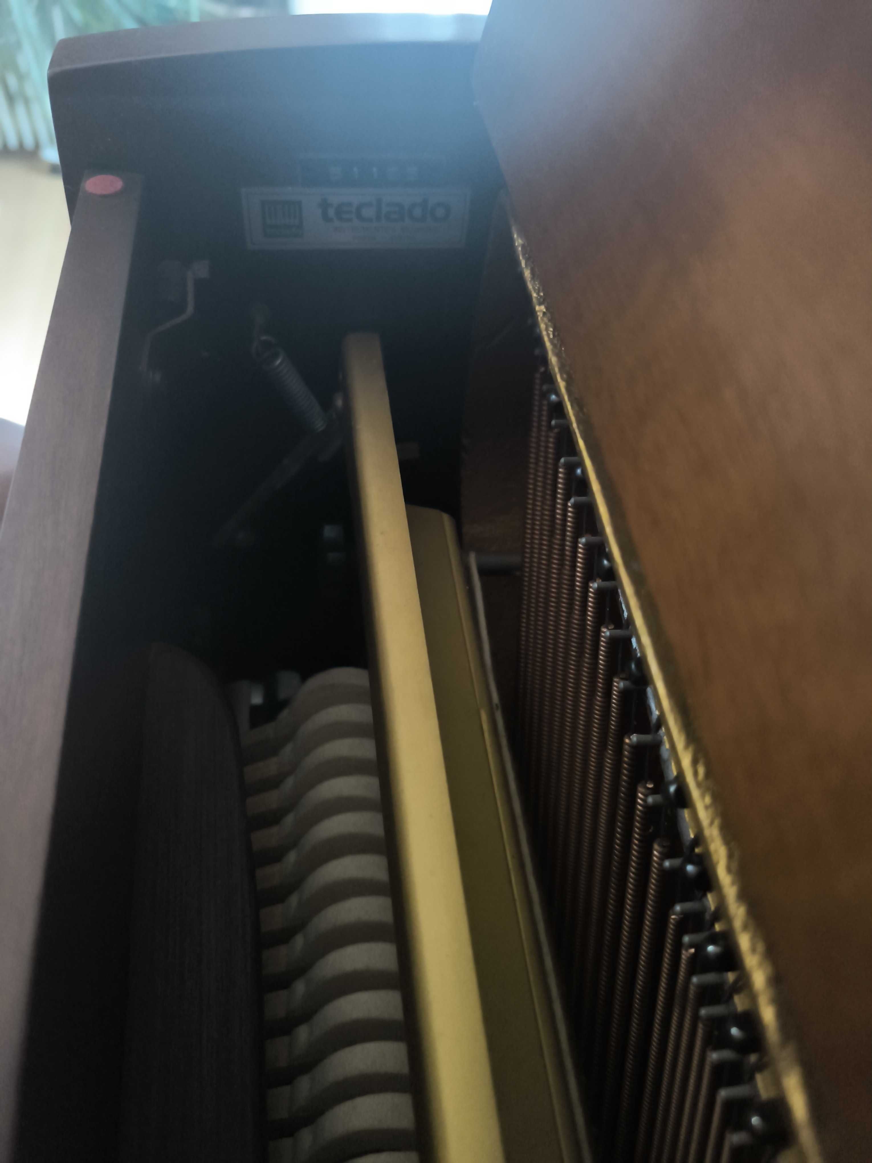 Piano Dietmann vertical