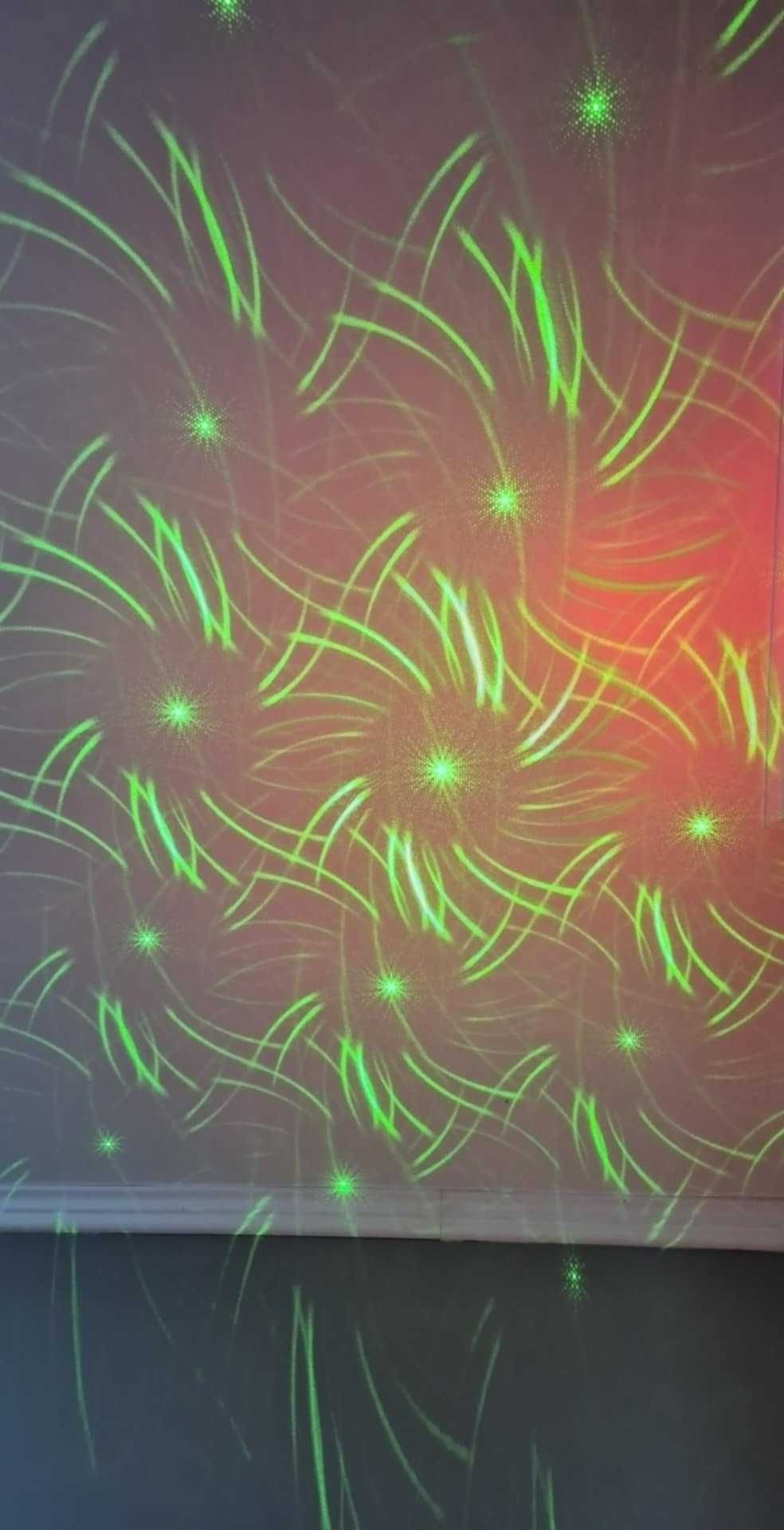Laser projektor DISCO dyskotekowy 3D piękne kształty i kolory
