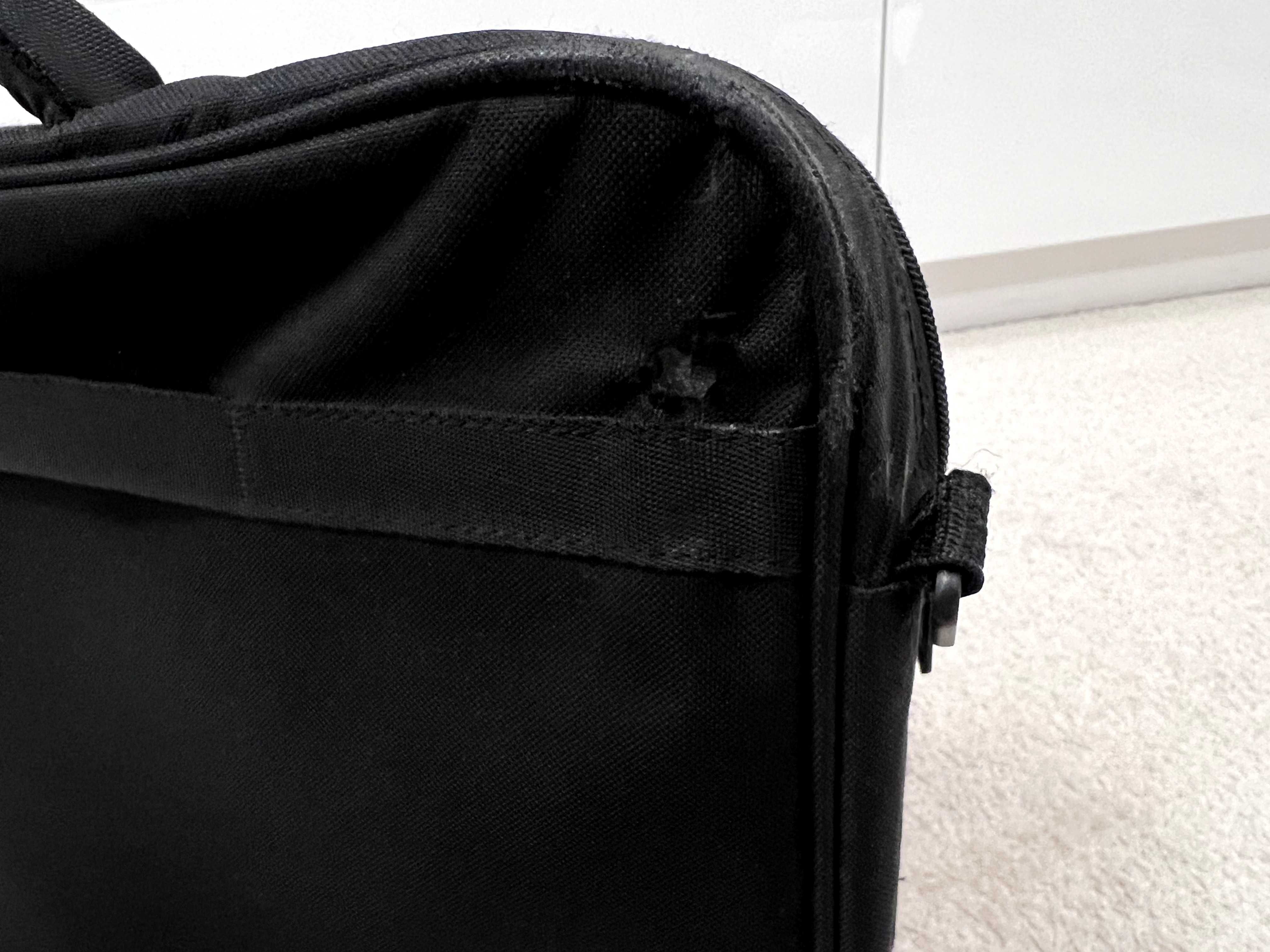 Torba na laptop do 17" cali - Targus + Pasek na ramię - Stan: Dobry
