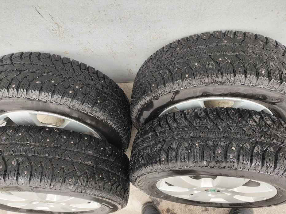 Шины Lassa 195/65 R15 шиповані. Титанові диски 5х112 
Товары