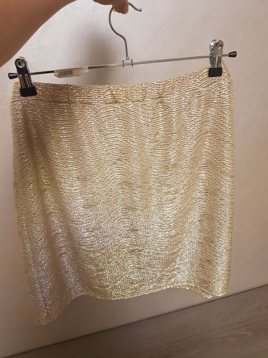 Юбка нарядная по колено