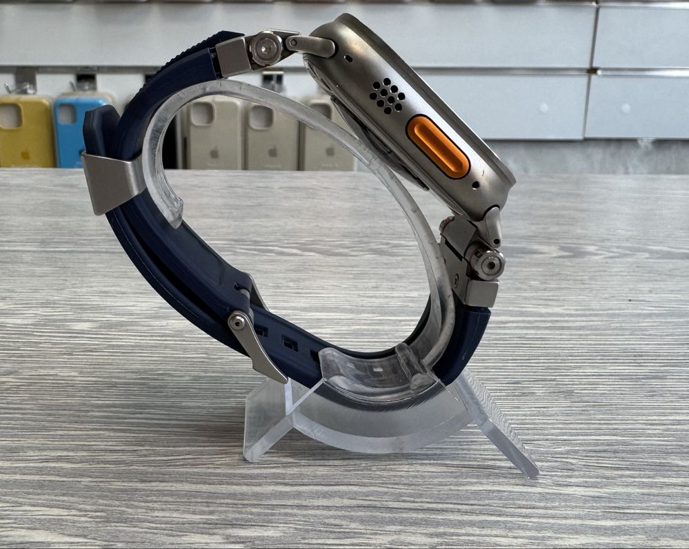 Apple Watch  Ultra / 49 mm GPS LTE / Titanium / 93%