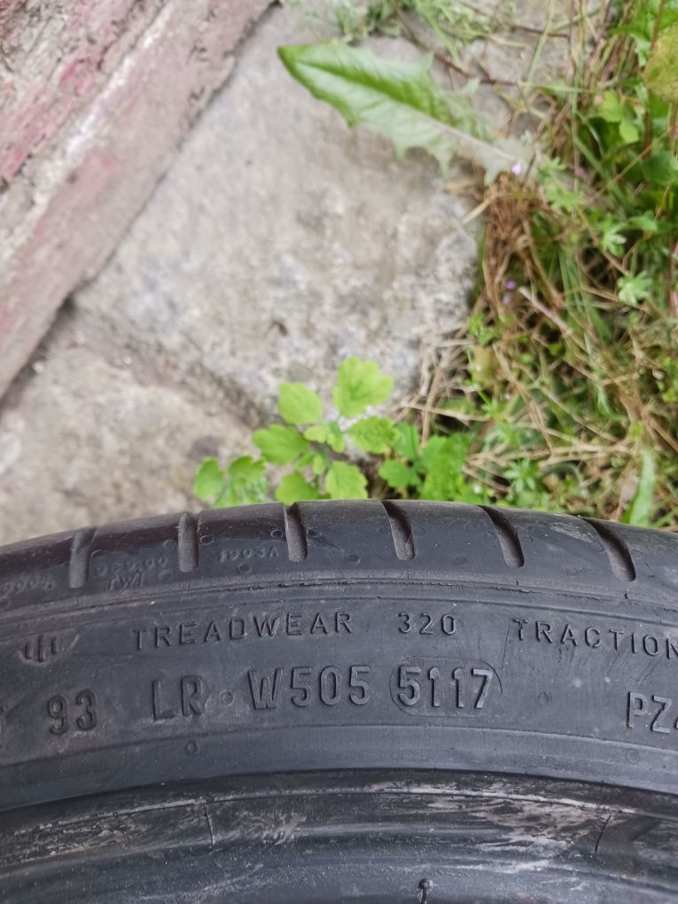 Vendo pneus semi-novos 225/40/20 Pirelli