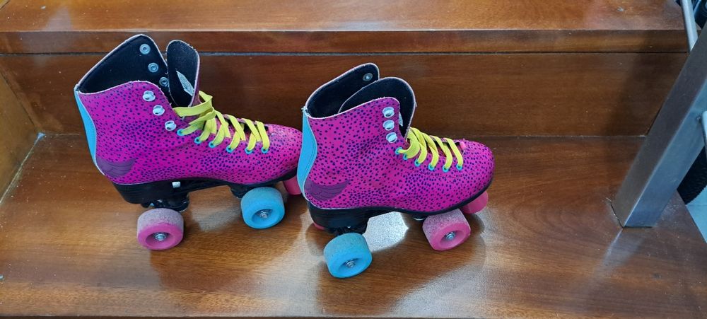 Patins 4 rodas Luna