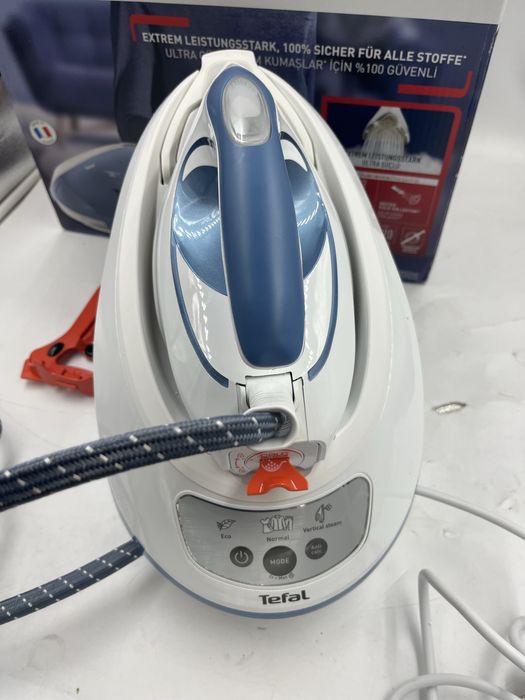 Tefal żelazko ze stacją parową SV9202