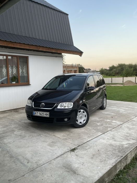 Продається автомобіль Volkswagen Touran  1,6MPI 7 місць