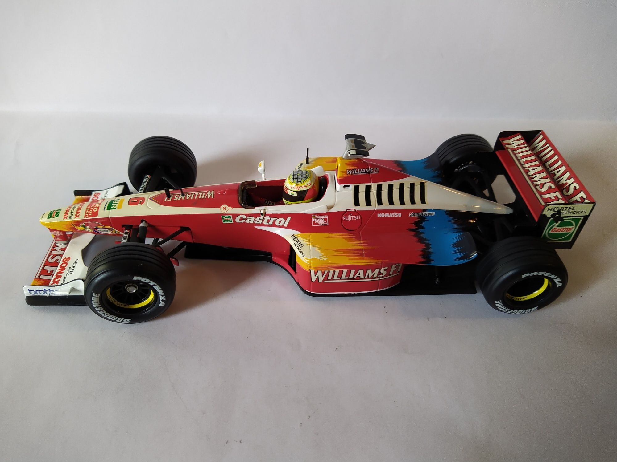 F1 Williams FW 21 Hot wheels Skala 1:18