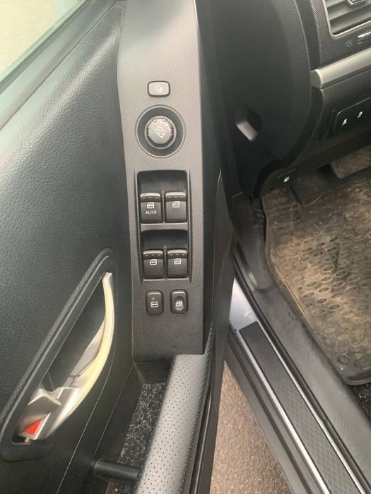 Продам SSANGYONG KORANDO 2011року випуску