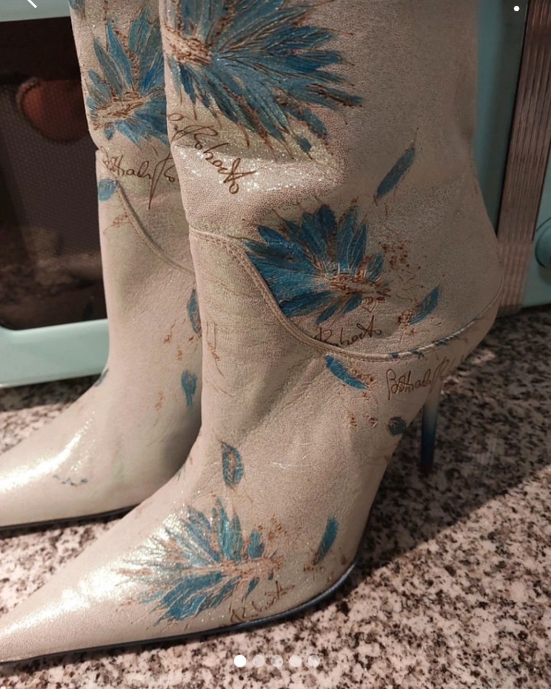 Botas maravilhosas assinatura do designer