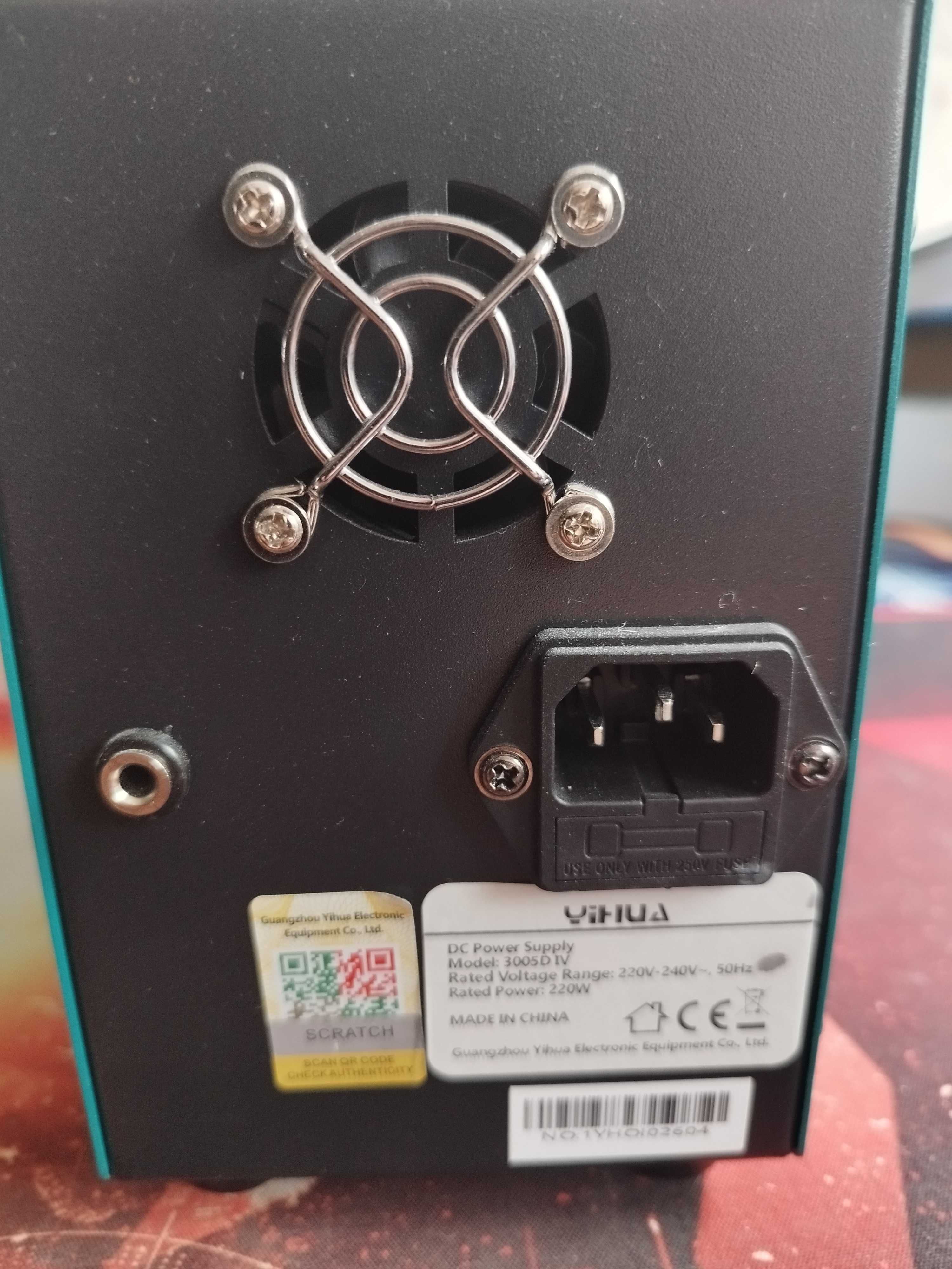 Zasilacz serwisowy - YIHUA 3005D IV + Kable iphone