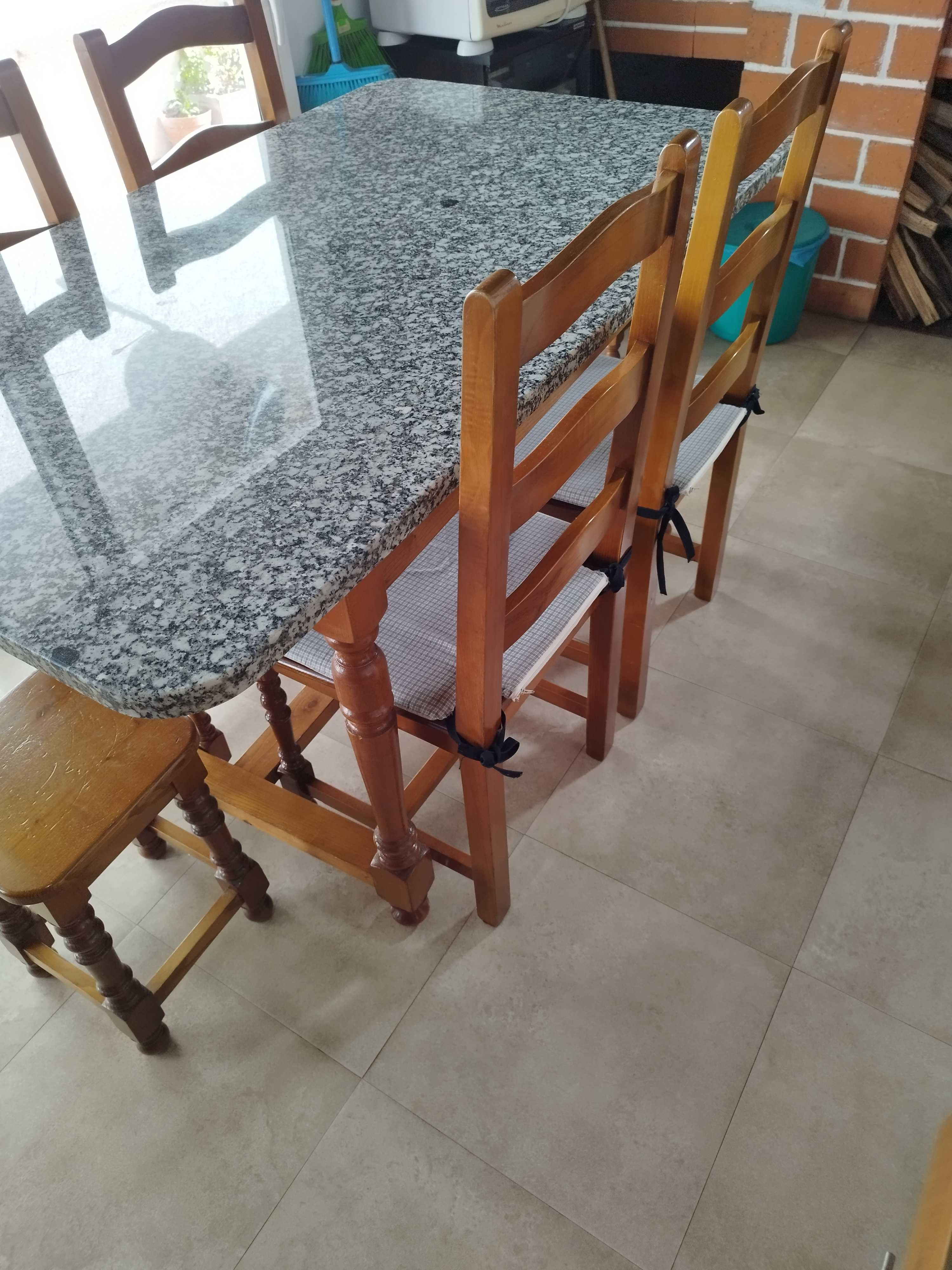 Mesa tampão de Granito