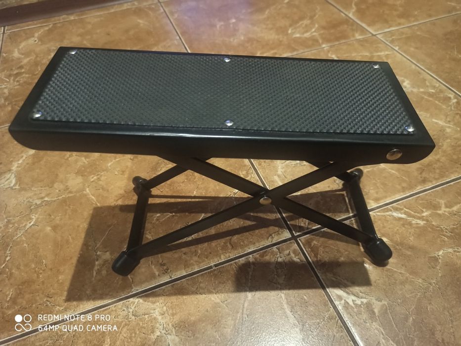 Підставка під ногу музиканта