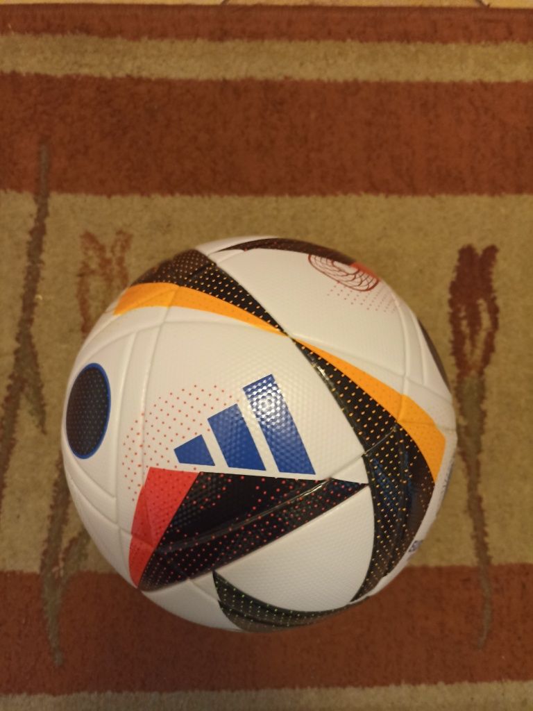 Piłka adidas germany 2024 mistrzostwa świata