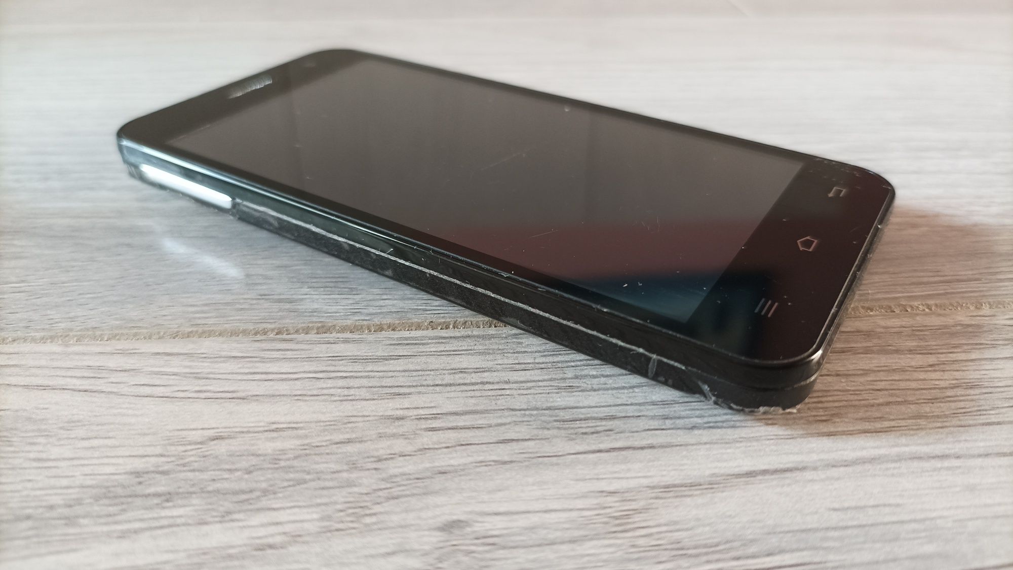 Мобильный телефон   jiayu g2.  JY-G2F