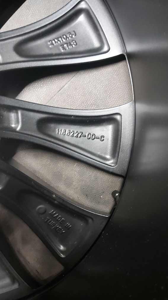 Oryginalne Koła Felgi Tesla Model Y 21 cali Uberturbine