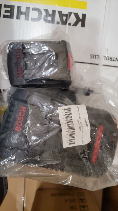 Акумулятор Bosch 18V 4.0 Ah + Зарядка Bosch GAL 1880 CV