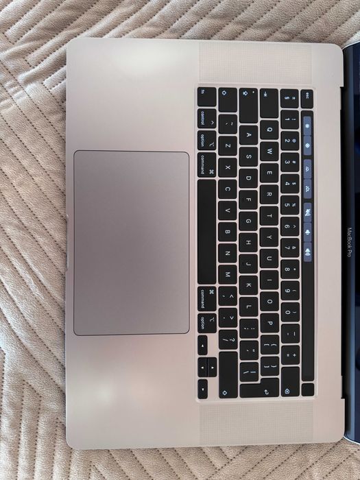 Mac Book Pro 16'' Space Gray i7 / 16 GB RAM / 512 GB / Stan B. Dobry