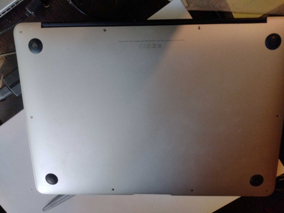 MacBook Air A1466 2017, требует замена матрицы
