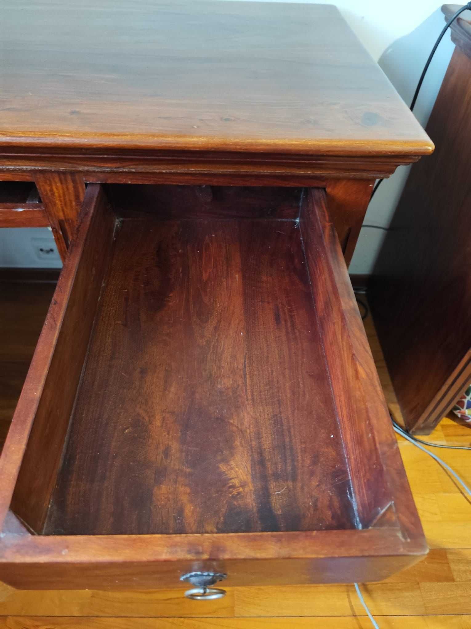 Biurko orientalne - teak