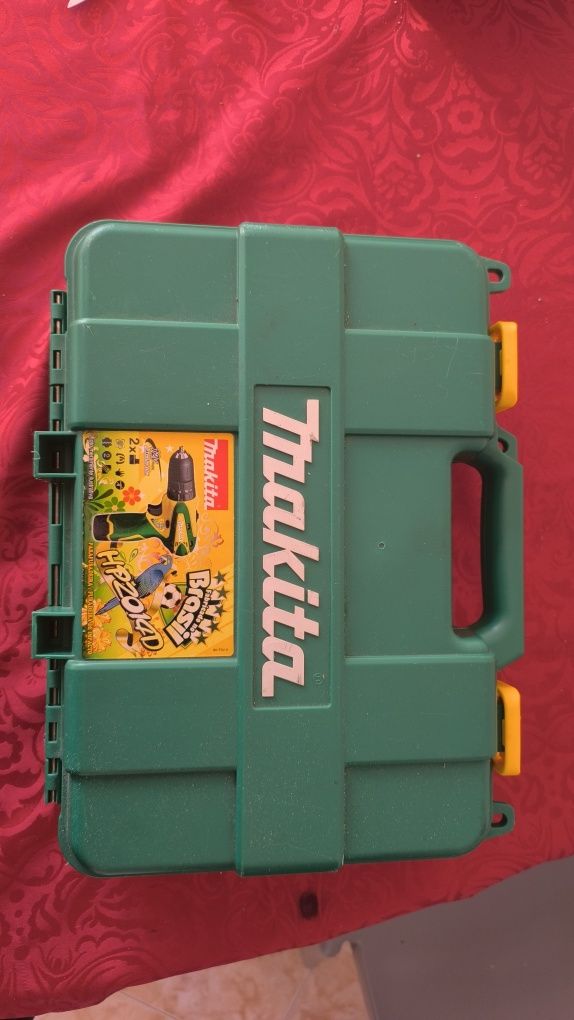 Makita aparafusadora com função martelo